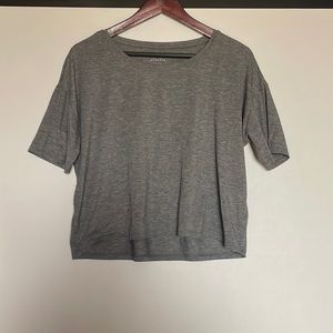 Athleta gray cropped tee